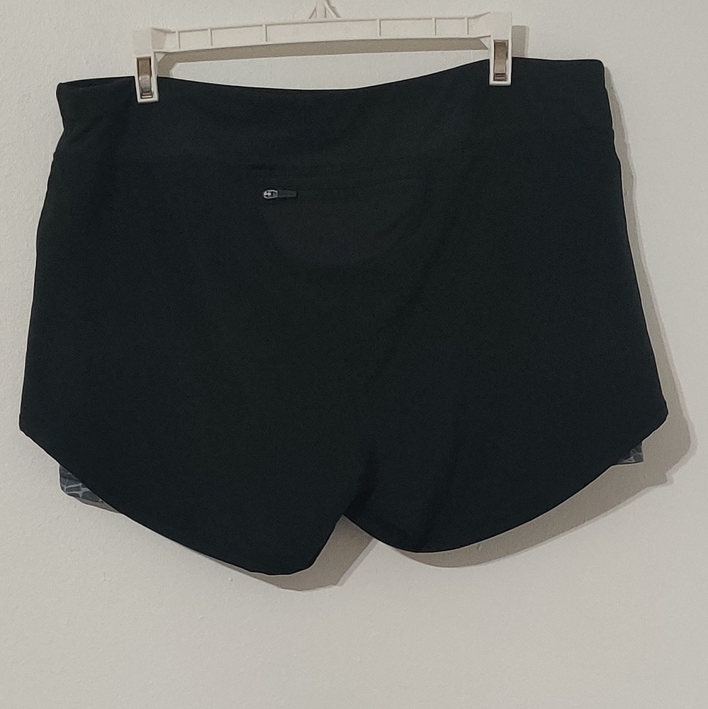IMPACT RUN SHORT XL - Picture 2 of 11
